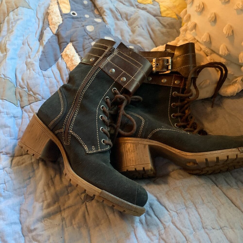 FLY LONDON SUEDE BUCKLE BOOTS SIZE 39.5